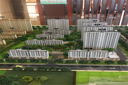 中央华府顶复131平148万可按揭